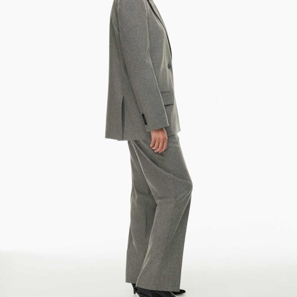 New Destiny Blazer
Wool-cashmere classic-fit blazer - Picture 7 of 16